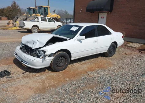 2000 Toyota Camry Le z USA, uszkodzony, nr VIN 4T1BG22KXYU946444